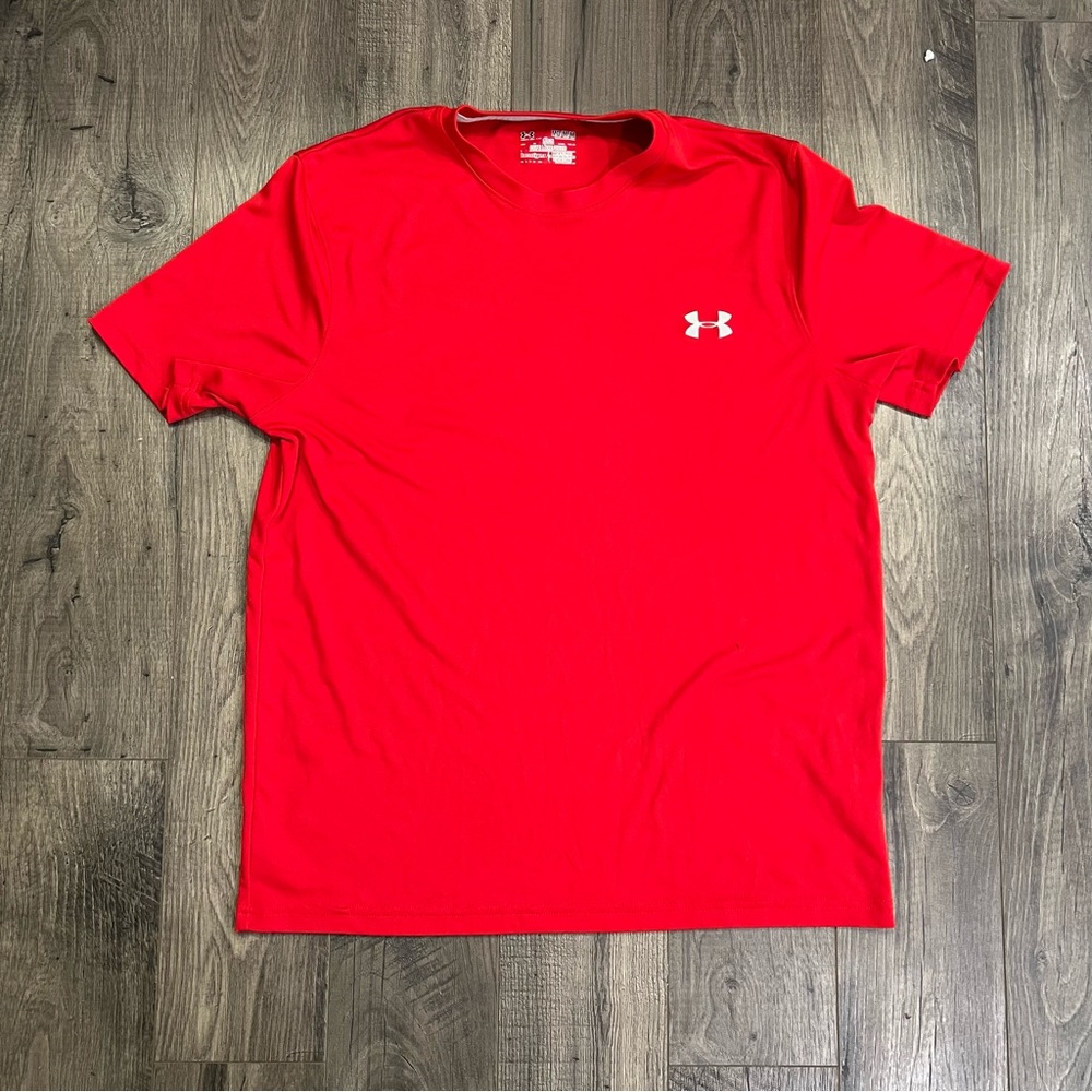 Under Armour Loose Heat Gear Medium Mens Shirt